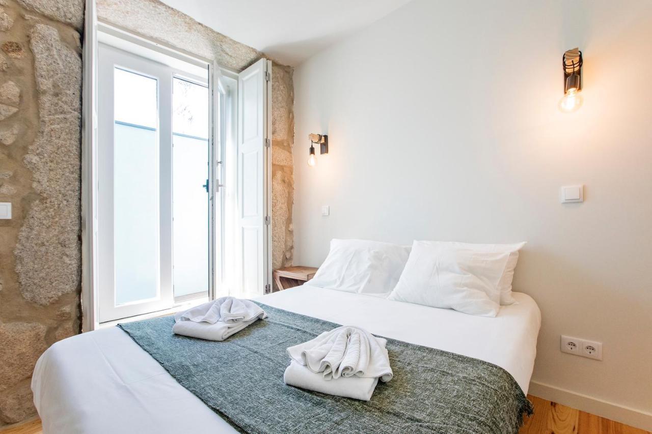 Central Studio W/ Pool, Ac & Patio By Lovelystay Porto Luaran gambar