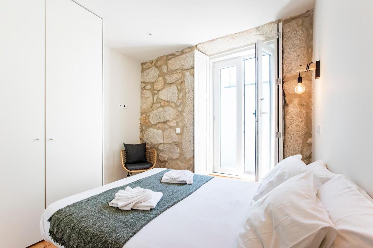 Central Studio W/ Pool, Ac & Patio By Lovelystay Porto Luaran gambar