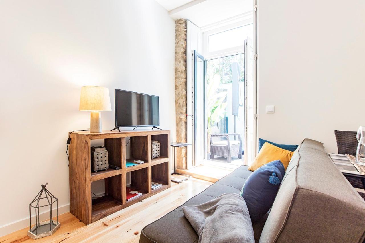Central Studio W/ Pool, Ac & Patio By Lovelystay Porto Luaran gambar