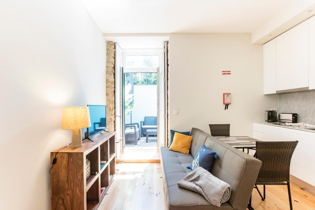 Central Studio W/ Pool, Ac & Patio By Lovelystay Porto Luaran gambar