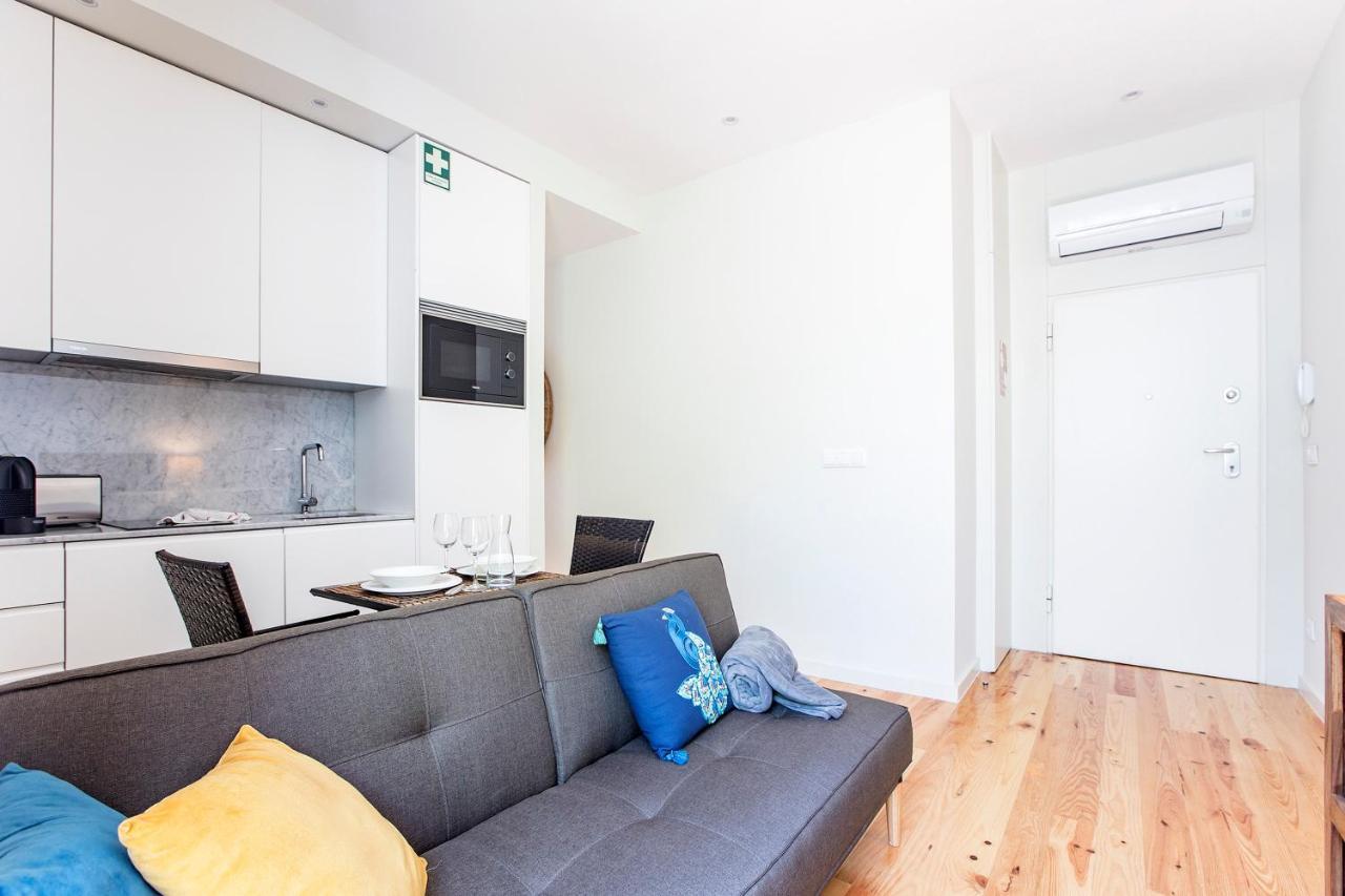 Central Studio W/ Pool, Ac & Patio By Lovelystay Porto Luaran gambar